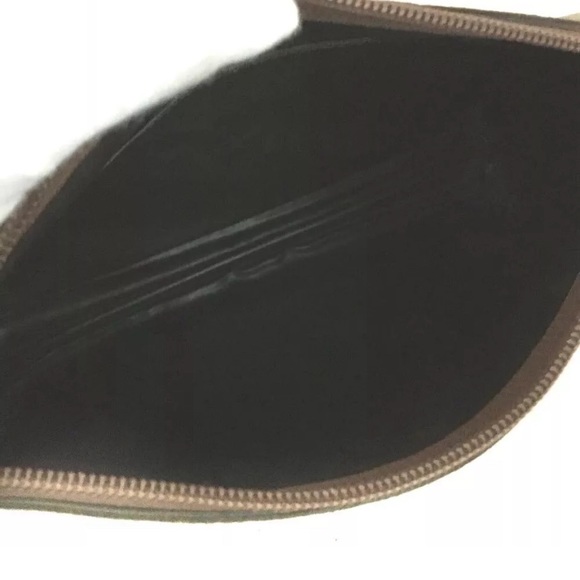 [0082] Burberrys Check Canvas Pochette Cosmetics Pouch - Picture 6 of 8